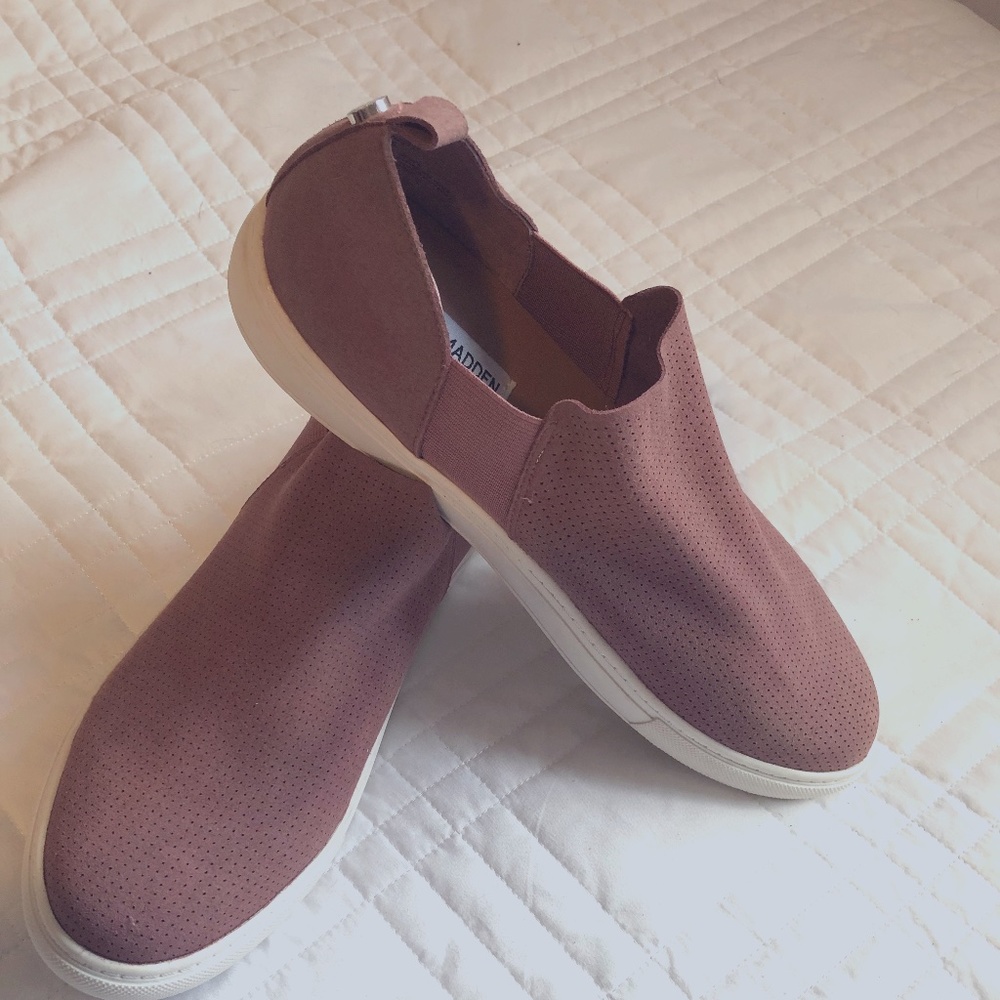 NWOT Steve Madden JANZER light mauve slip on shoes